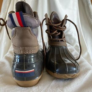 Women’s Tommy Hilfiger Duck NIB Harvest Brown & Camo duck boot size 8